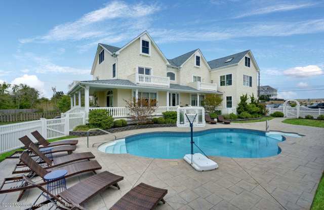 1228 Ocean Avenue - 1228 Ocean Avenue, Mantoloking, NJ 08738
