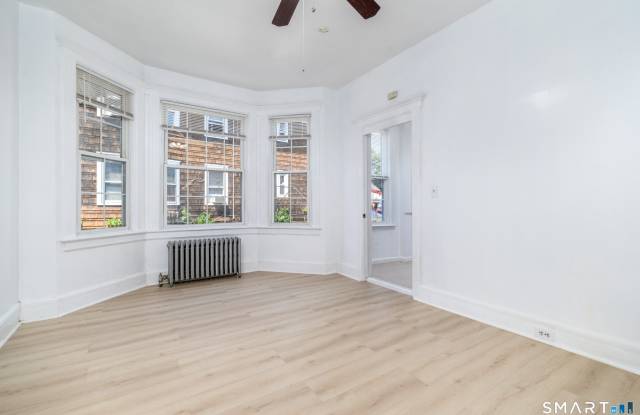 269 Washington Boulevard Gallery 2