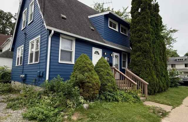 900 Woodlawn Avenue photos photos