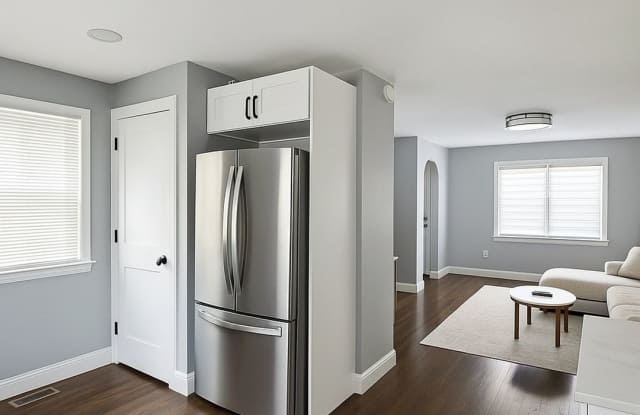 Spacious 2-Bed Townhouse-Style Home | Private Outdoor Space Gallery 3