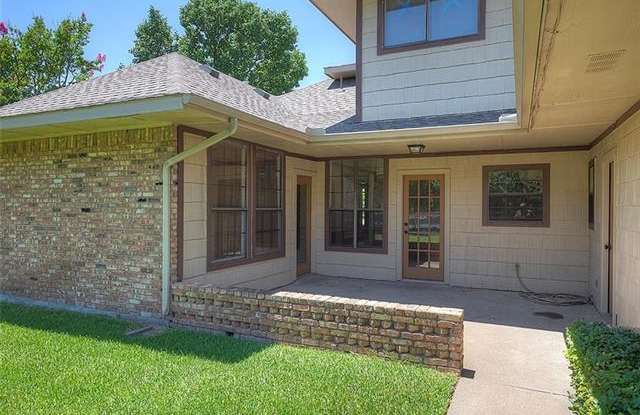 1602 Camelot Lane Gallery 2