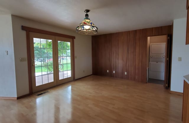 3 bed 2 bath Home with Sauna in Finley! - 50307 South Sloan Court, Benton County, WA 99337 3 bed 2 bath Home with Sauna in Finley! - 50307 South Sloan Court, Benton County, WA 99337