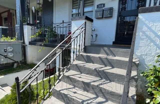 318 Seaton Place NE Gallery 2