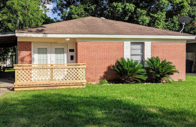 2311 Ave G, Nederland, TX 77627 photos photos