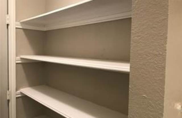 3313 S Meadow Drive Gallery 2