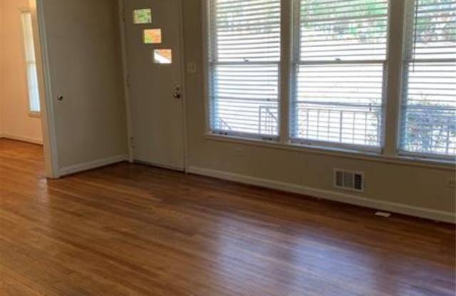 1116 N Valley Drive Gallery 3