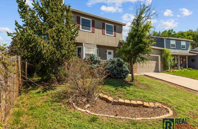 Charming 3-Bed Home Near CSU with Spacious Yard and Unique Features! photos photos
