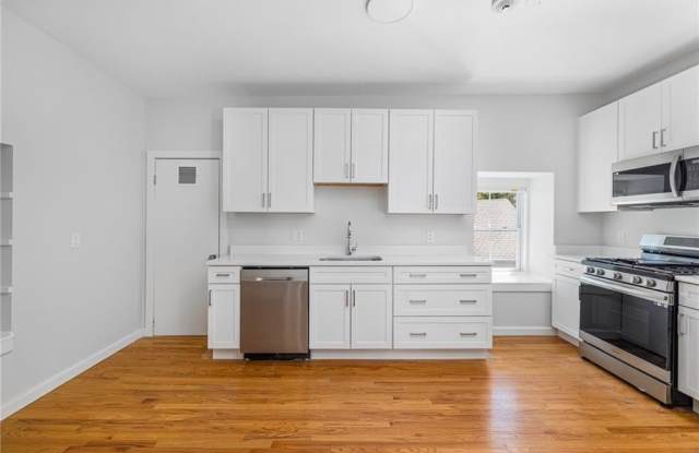 462 Thames Street unit: 3 - 462 Thames Street, Newport, RI 02840