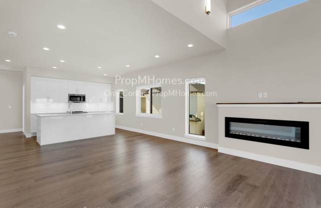 Modern Three Bedroom Home - Deposit Special! photos photos