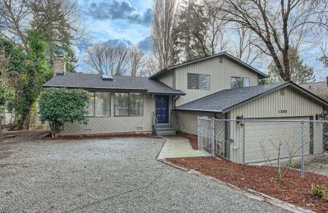 Gorgeous 3 Bed 3 Bath Renton Home w/ Attached Garage  Deck! - 1309 North 28th Street, Renton, WA 98056