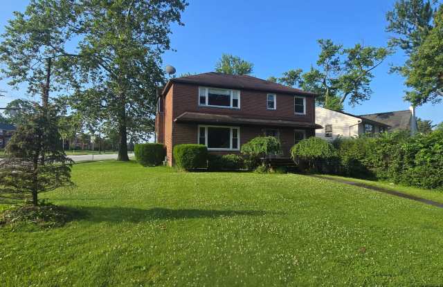 3982 Meadowbrook - up Gallery 2