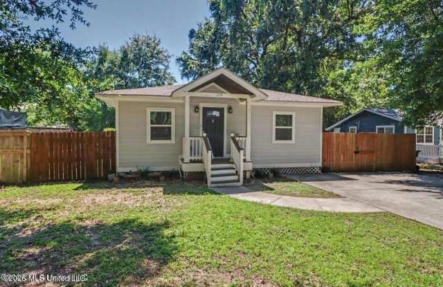 519 23rd Street lot: R Gallery 1