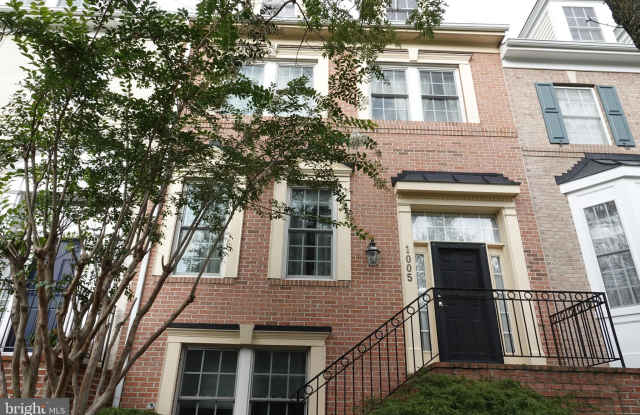 1005 CRESTFIELD DRIVE Gallery 2