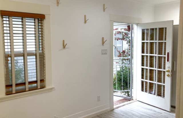 1111 12th St unit: E - 1111 12th Street, Santa Monica, CA 90408