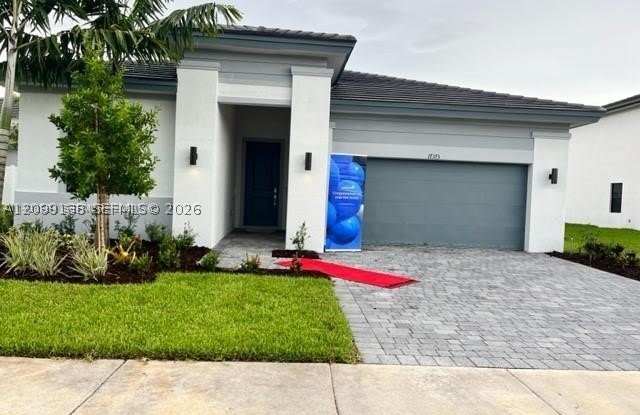 17373 SW 46 st Gallery 1