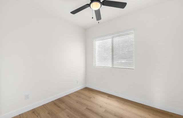 5329 Saxon Street Gallery 4