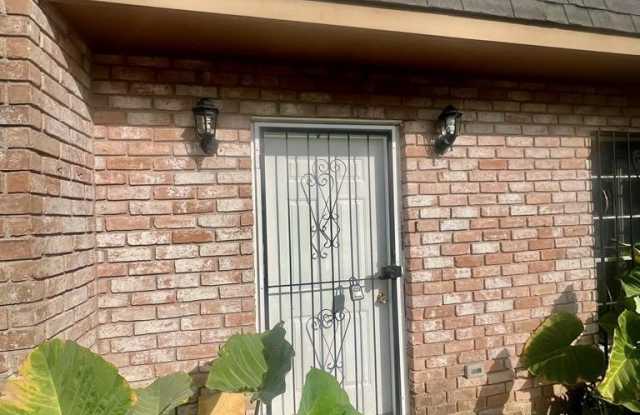 323 MCFADDEN DR. photos photos
