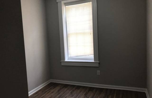 1217 Hollins St Unit 1 Gallery 3