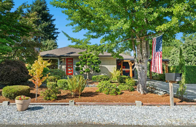 Beautiful Mid-Century Burien Home available for lease Gallery 4