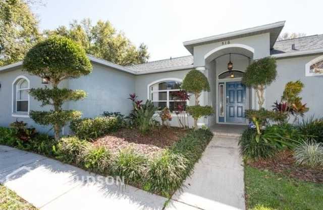 516 Arlington Avenue East Gallery 2