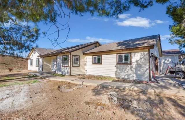 6401 Hubbard photos photos