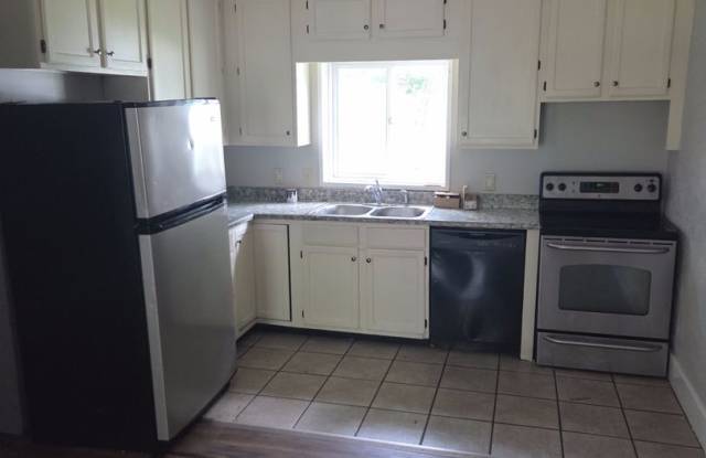 Spacious 4-Bedroom Home in Peoria — Dog-Friendly & Move-In Ready! photos photos