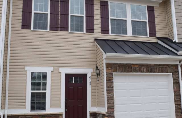 2757 Silverthorn Dr photos photos