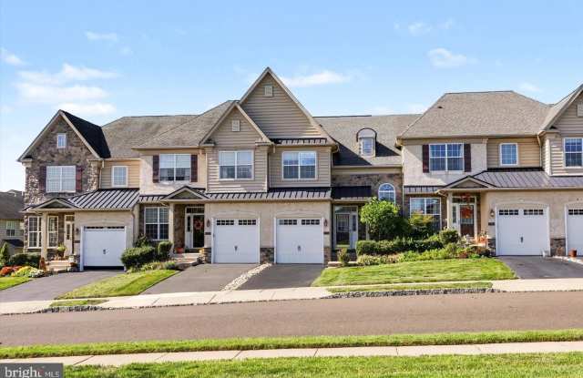 2394 ROSEMONT Terrace Gallery 1