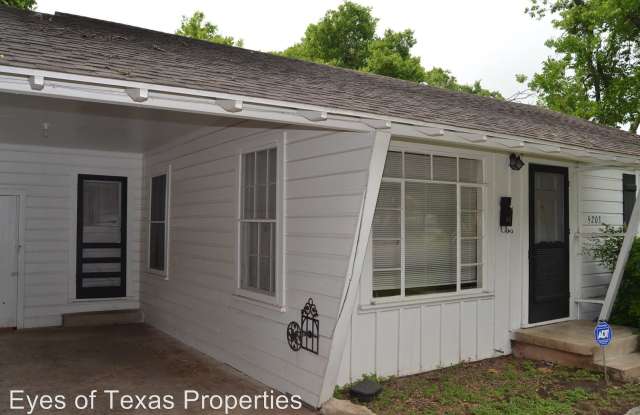 5203 Balcones Dr. Gallery 2
