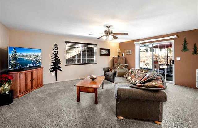 2484 Carriage Crest Dr Gallery 2