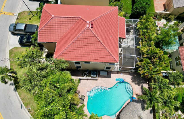 584 NW 87th Ter photos photos