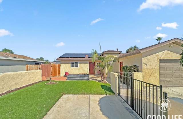 1538 Ionian St Gallery 1