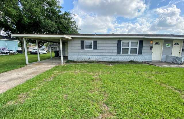 Apartment For Rent Near McNeese State University - 512 East Claude Street, Lake Charles, LA 70605 Apartment For Rent Near McNeese State University - 512 East Claude Street, Lake Charles, LA 70605