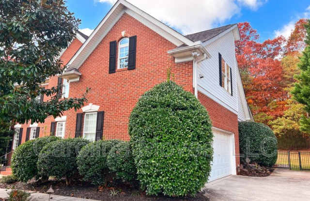 702 Carriage Hill Road Gallery 3