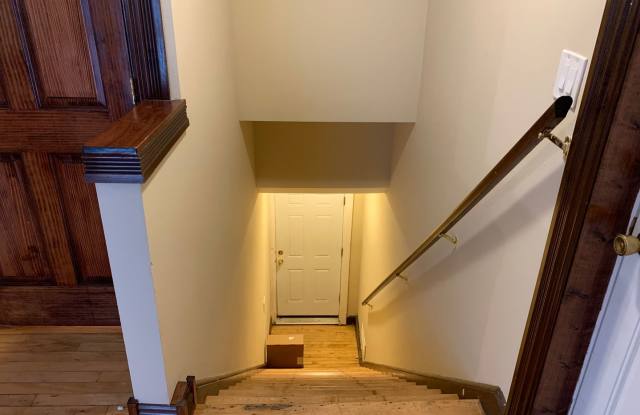 2261 S Mound Gallery 4