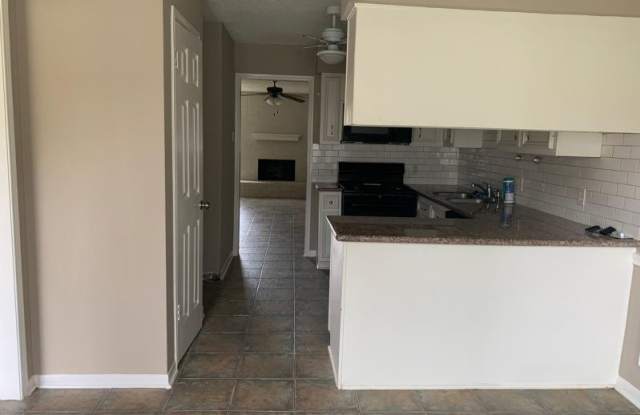 2118 Pincher Creek Dr Gallery 2