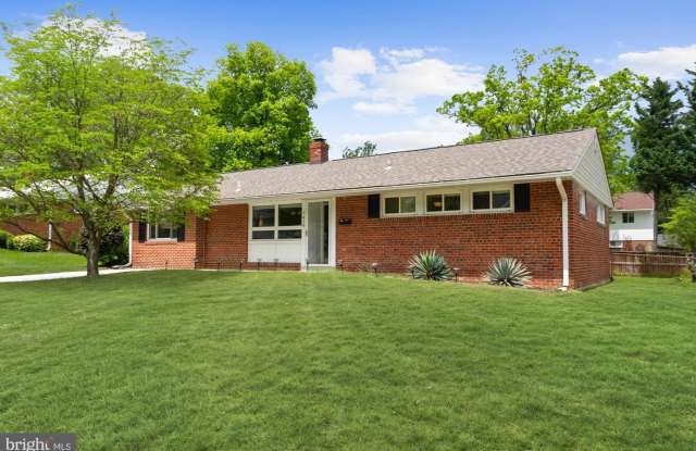 7414 INZER ST - 7414 Inzer Street, North Springfield, VA 22151
