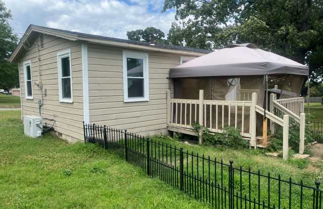 Small Family Home In Berryhill! photos photos