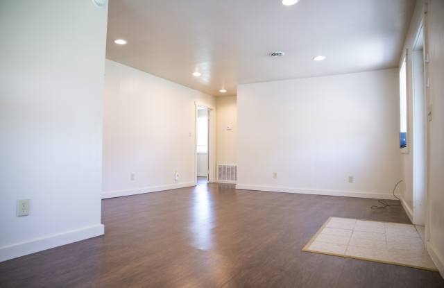 304 1/2 W Union St - 01 Gallery 3