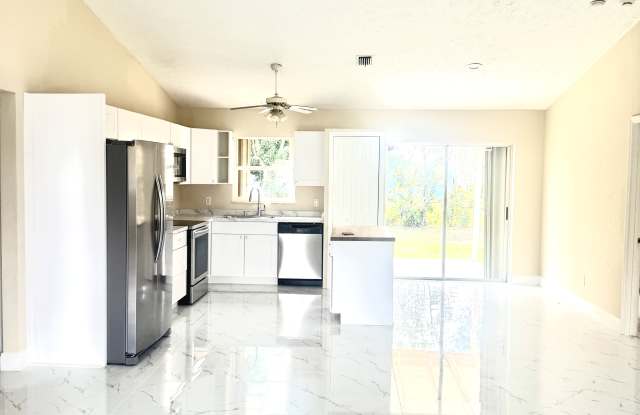 652 Southwest Sarazen Avenue photos photos