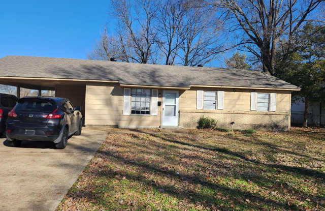 3 Bedroom / 1 Bathroom Home – West Memphis, AR - 1402 South McAuley Drive, West Memphis, AR 72301 3 Bedroom / 1 Bathroom Home – West Memphis, AR - 1402 South McAuley Drive, West Memphis, AR 72301