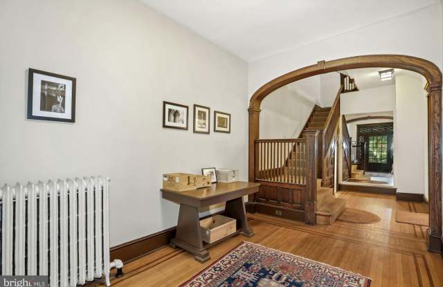 2610 CATHEDRAL Avenue NW Gallery 4