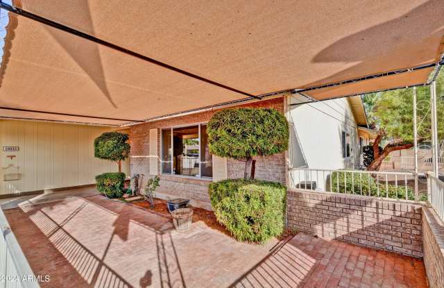 10933 W Tropicana Circle Gallery 4