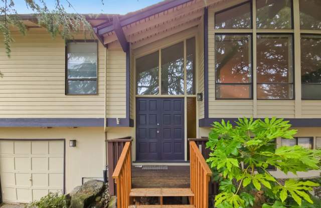 Charming 4-Bedroom Home with Bonus Rooms  Large Yard! - 15115 Southeast 48th Drive, Bellevue, WA 98006