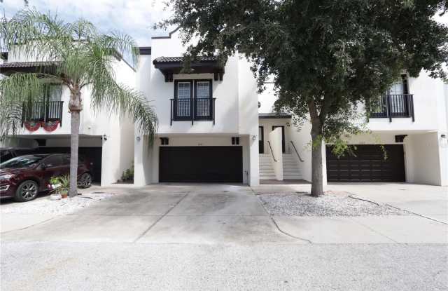 3627 BAY HEIGHTS WAY - 3627 Bay Heights Way, Tampa, FL 33611
