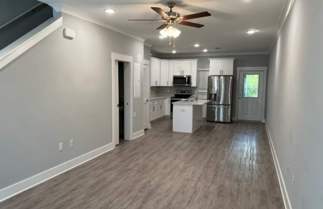 Newly Painted Verandas of Freeport Townhome Near the Beaches! Gallery 4