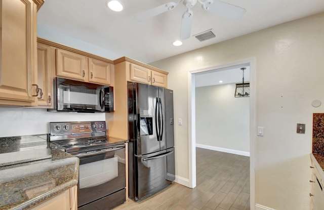 2757 NE 29th Avenue photos photos