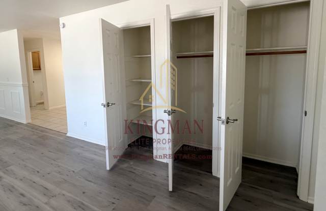 Spacious Golden Valley Retreat with RV Parking, Beautiful Backyard & Move-In Ready Comfort Gallery 4