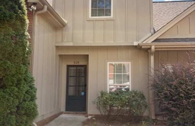 Spacious 3 bedroom 2.5 bath Condo in the heart of Auburn photos photos