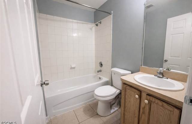 609/611 HAWTHORNE Avenue S Gallery 4